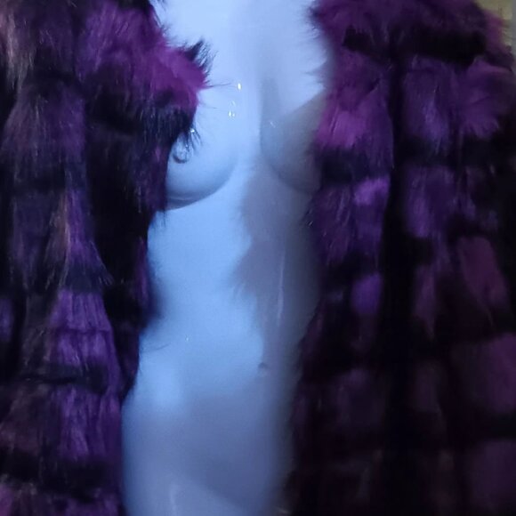 Step into the spotlight with this STUNNING purple & black never-worn faux fur! - Picture 2 of 11